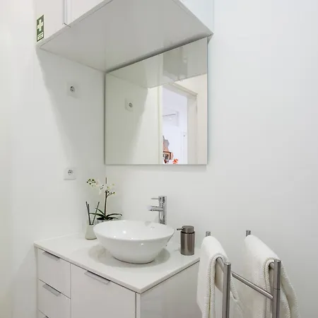 Liiiving In - Santa Catarina Cosy Apartment Porto